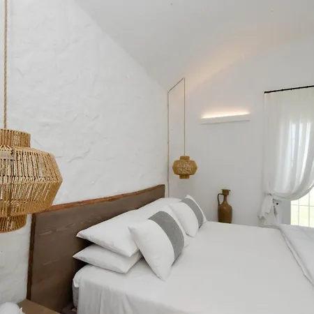Tenuta Lamia Degli Ulivi - Puglia - Ancient Lamia And Modern Ostuni