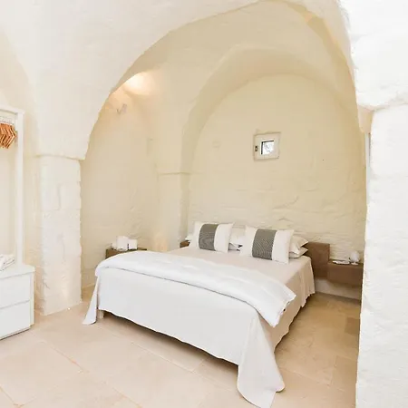 Tenuta Lamia Degli Ulivi - Puglia - Ancient Lamia And Modern Villa *